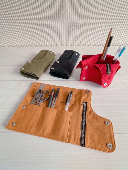migobroom japan 倉敷帆布 ペン立てになる ロールペンケース 2way ペンスタンド 筆箱 レッド カーキ ブラック キャメル