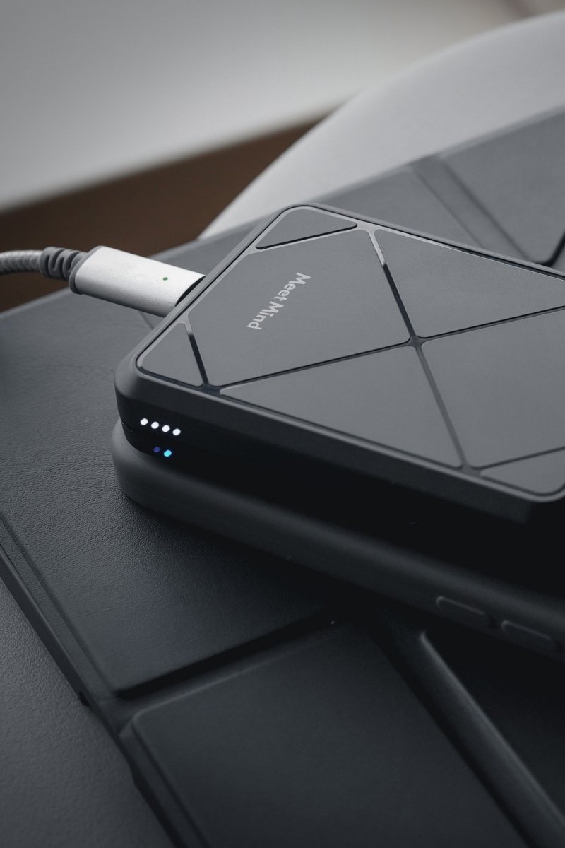 Meet Mind 10000mAh Qi2 27W溫控磁吸式行動電源-有標示Wh - 行動電源/充電線 - 其他材質 