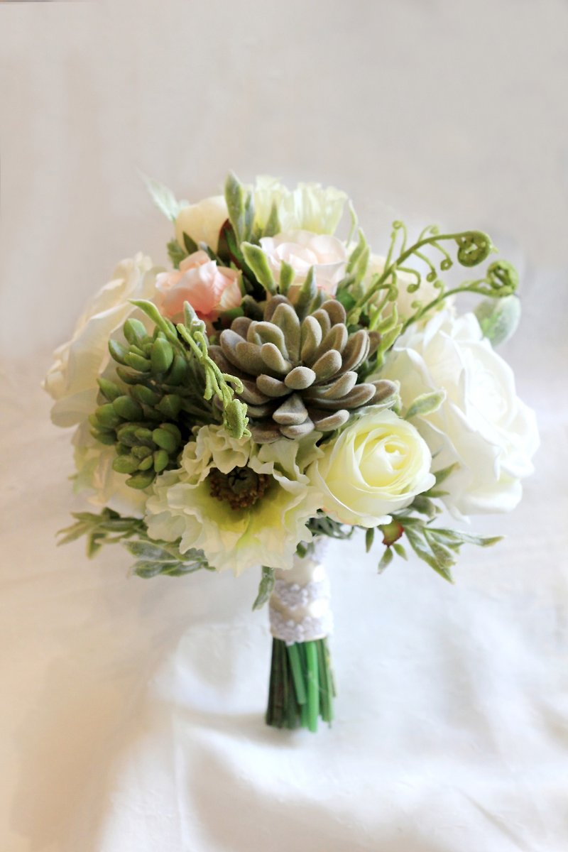Hand-tied Bouquet [Simulated Flower Series] Fleshy and White Rose Guest Book 15cm - ตกแต่งต้นไม้ - วัสดุอื่นๆ ขาว