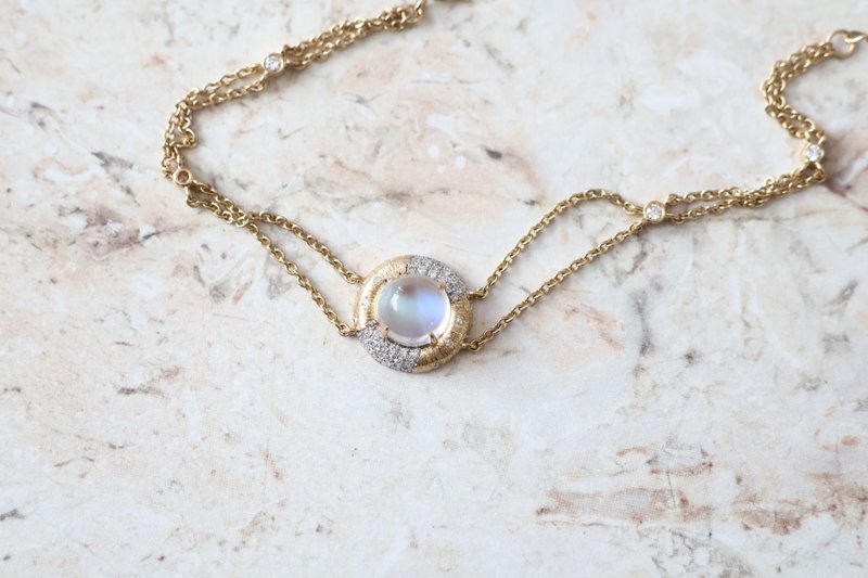 Journal-星辰(月光石)頂端淨體藍光月光石布鍥拉提18k金鑽石手鏈 - 手鍊/手鐲 - 寶石 