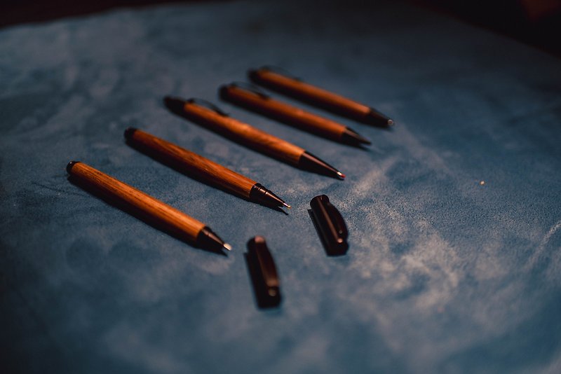 スタッフ手作りペン（ウッドペンWOOD） - 油性・ゲルインクボールペン - 木製 