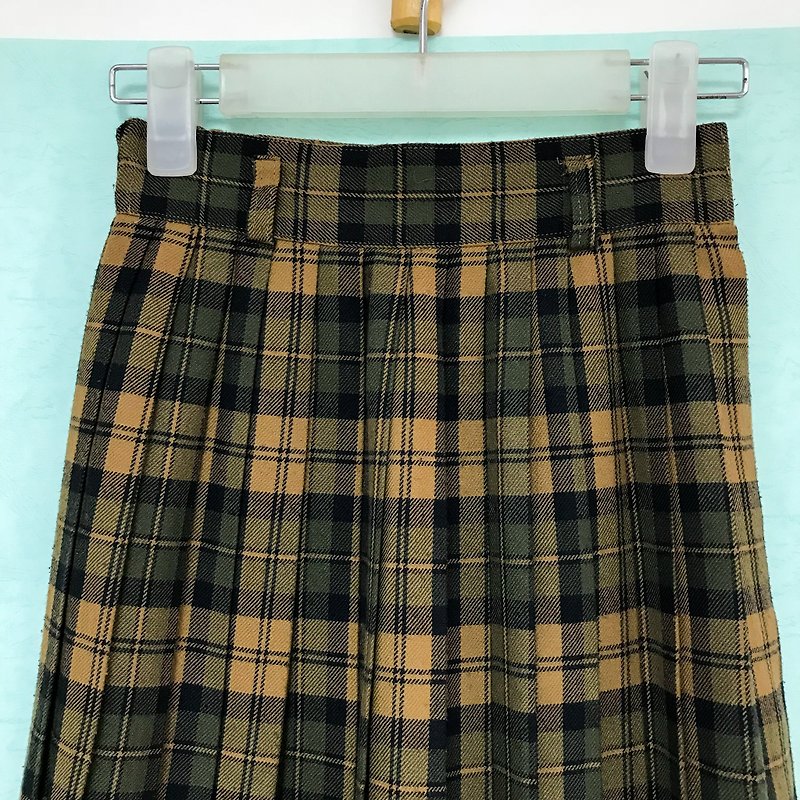Skirt / Dark Green and Light Brown Checkered Pleated Skirt