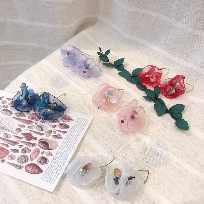 手作刺繡//九重葛花球輕透珠繡耳環//可改夾式 - 耳環/耳夾/耳骨夾 - 繡線 多色