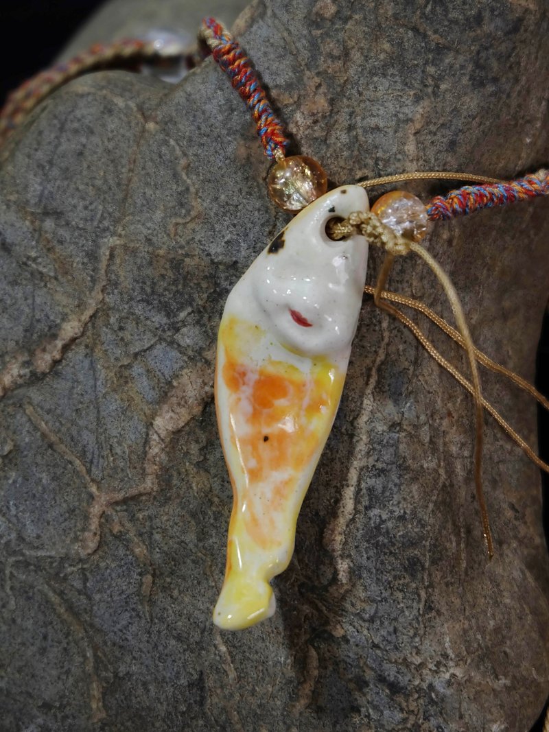 手捏陶瓷趣怪人魚手工項鏈|禮物 - 項鍊 - 陶 橘色