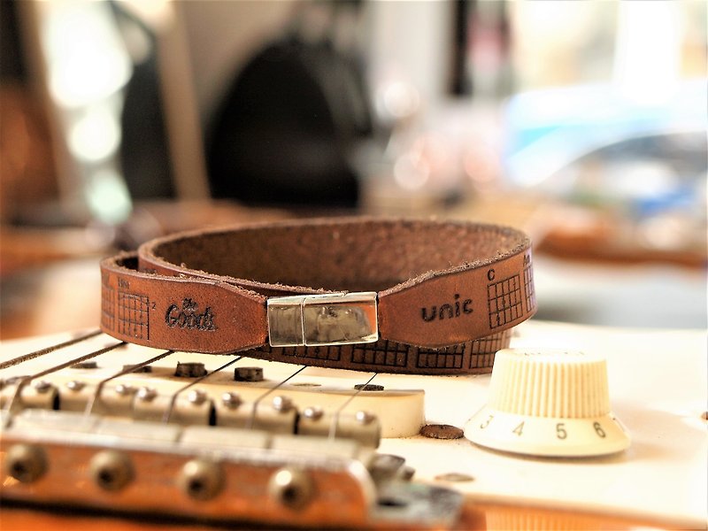 unic x the Goods leather guitar bracelet - สร้อยข้อมือ - หนังแท้ สีนำ้ตาล