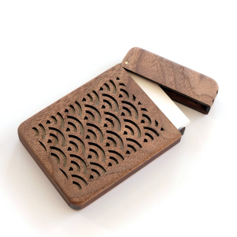 Wooden business card holder / walnut /Japanese traditional pattern  (Seigaiha) - 名片夾/名片盒 - 木頭 咖啡色