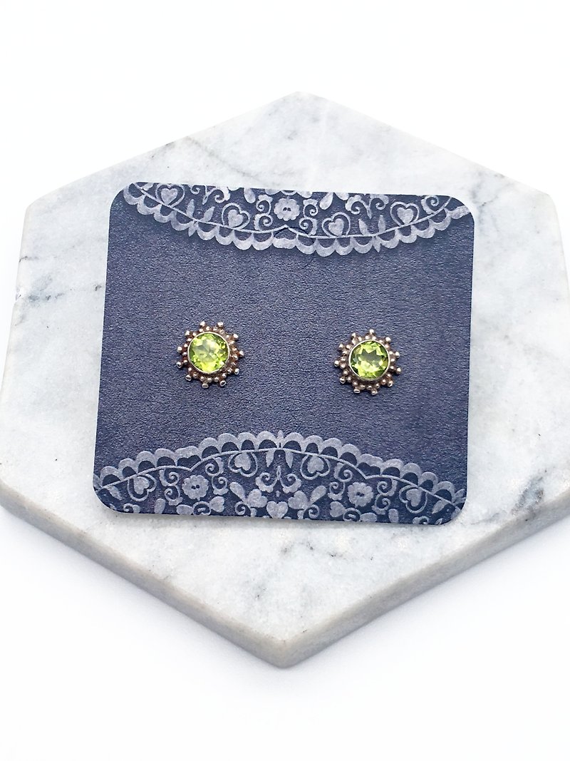 橄欖石925純銀煙火設計耳環 尼泊爾手工鑲嵌製作(款式1) - 耳環/耳夾 - 寶石 綠色