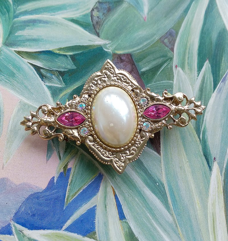 Vintage Jewelry 西洋古董飾品 1928 浪漫粉 典雅 別針 - 徽章/別針 - 其他金屬 金色