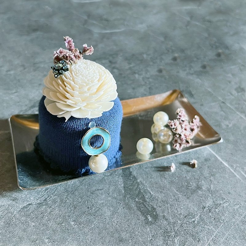 Limited Edition-Mini Cupcake Flower Gift-Diffuse Flower Gift-Blue Hole and Love Wreath - ช่อดอกไม้แห้ง - พืช/ดอกไม้ สีน้ำเงิน