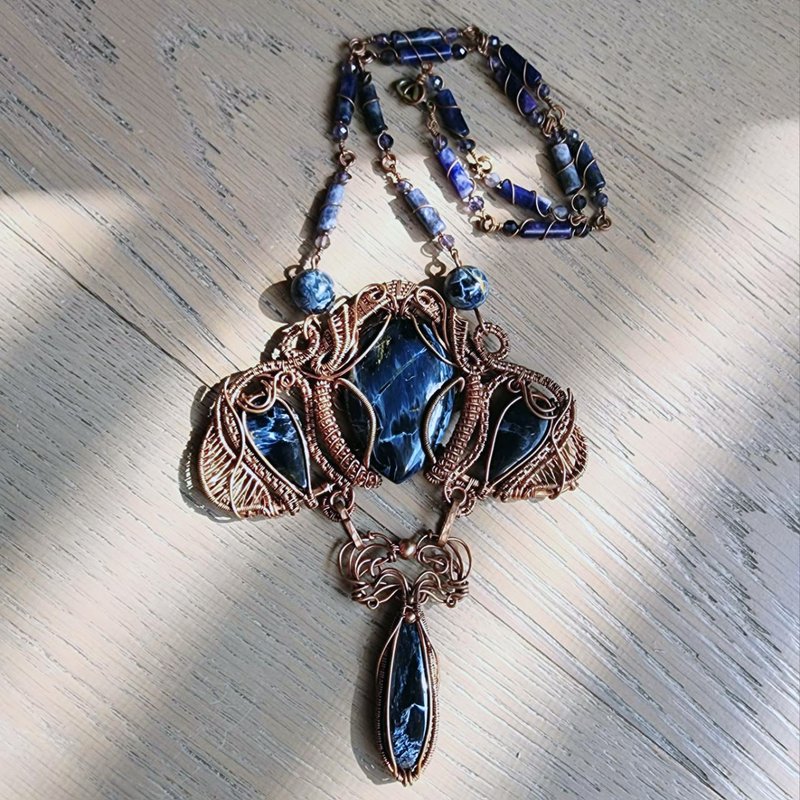 [Handmade by Qu Shuichen] Peter Stone Metal Wire Braided Necklace - Necklaces - Gemstone Blue