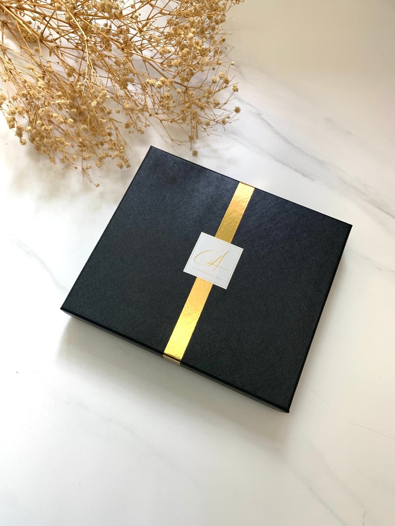 [カスタマイズギフトの組み合わせ] 金箔押しネーム入りレザーパスポートカバーラゲッジタグ - パスポートケース - 革 多色