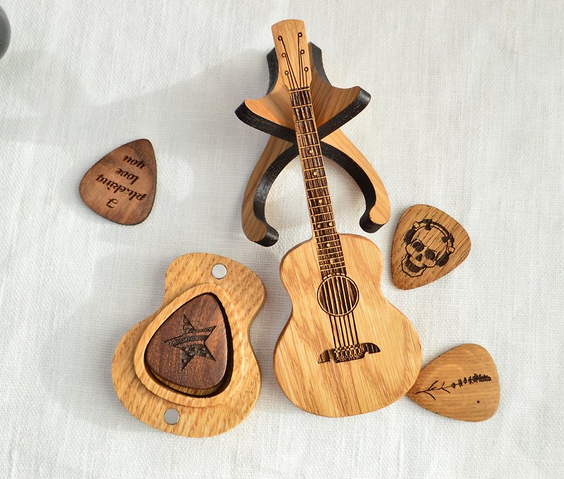 Personalized guitar picks holder, wooden guitar pick case for musician gift - Guitars & Music Instruments - Wood Multicolor