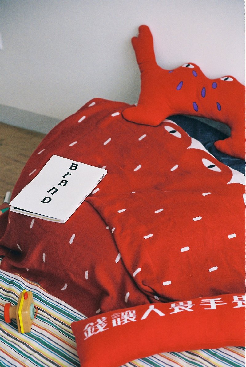 OLINLIO Granny Lin Li—Azhong Knitted Air Conditioning Blanket - ผ้าห่ม - ไฟเบอร์อื่นๆ สีแดง