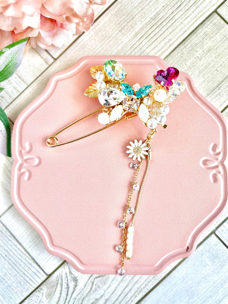 2-way horseshoe pin brooch with crystal bijoux  butterfly pink green - เข็มกลัด - แก้ว หลากหลายสี