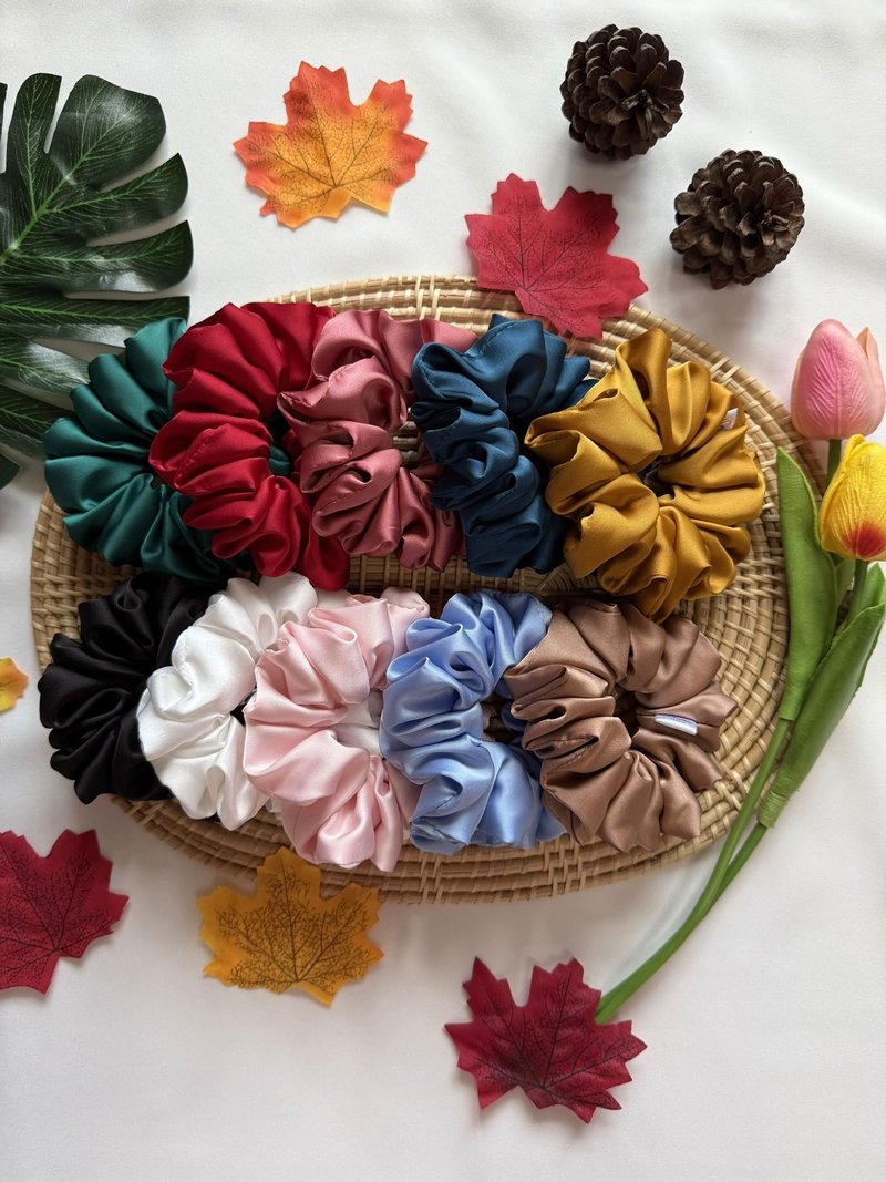 Satin Collection Scrunchies - 髮夾/髮圈 - 其他材質 