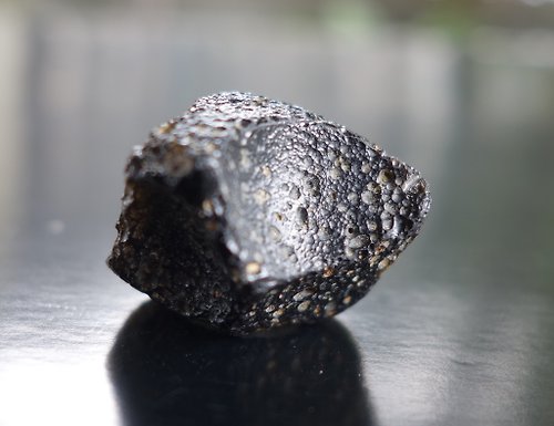 山奇藝術 隕石 天然玻璃隕石 7.58g 捷克隕石 天鐵 礦石 原石 磁場能量強