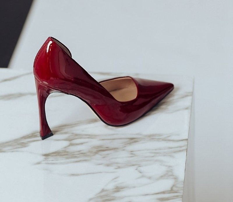 [Show products clear] special heel type pointed leather high heel cherry red - รองเท้าส้นสูง - หนังแท้ สีแดง