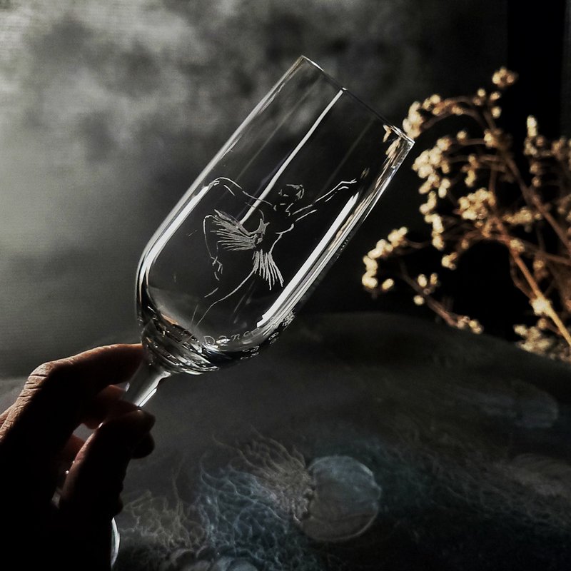 【藝人杯客製】 氣泡酒杯 單購/可配對 手工雕圖/免費刻字 - 酒杯/酒器 - 玻璃 透明