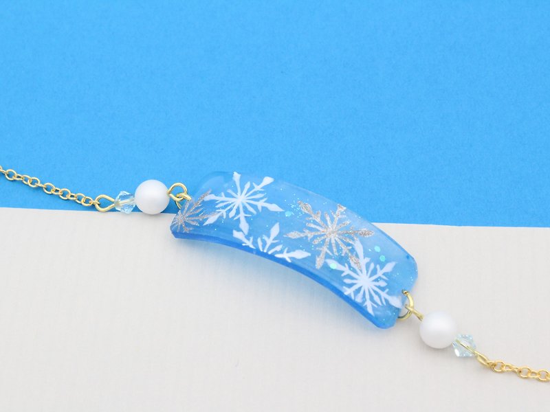 Hand painted Snowflake Shrink Plastic bracelet - สร้อยข้อมือ - อะคริลิค สีน้ำเงิน