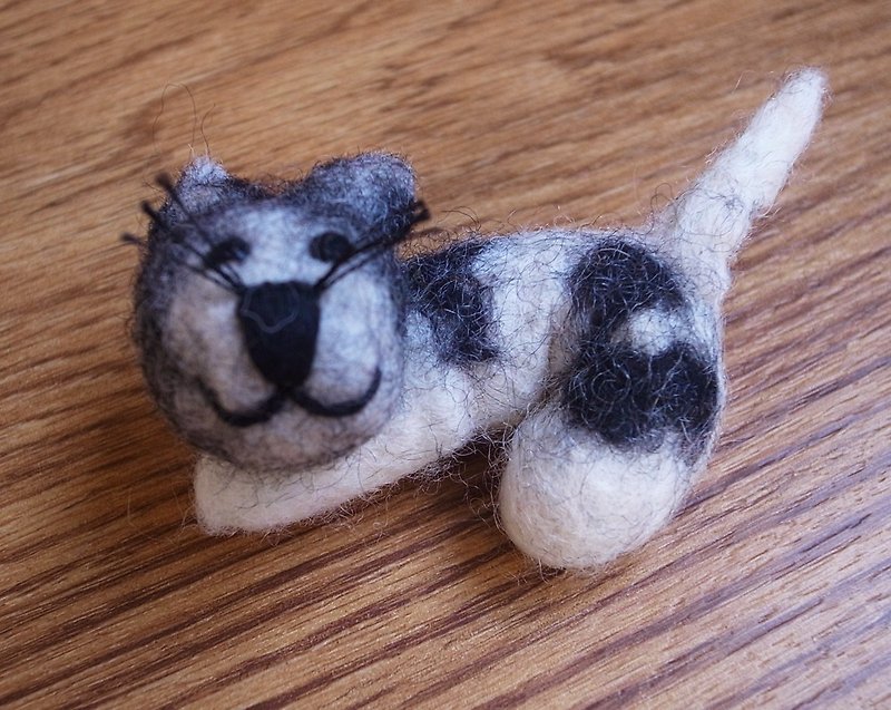 felted dog brooch, needle felted,animal pin - Brooches - Wool White