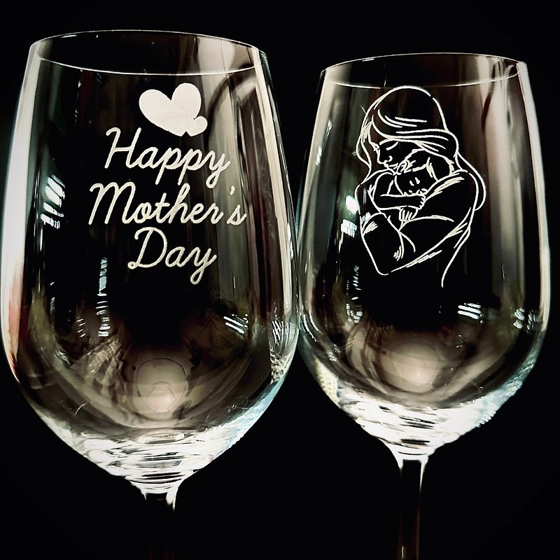 【金莎】母親節 客製化人像雕刻紅酒對杯 給媽媽最美的禮物 - 酒杯/酒器 - 玻璃 金色