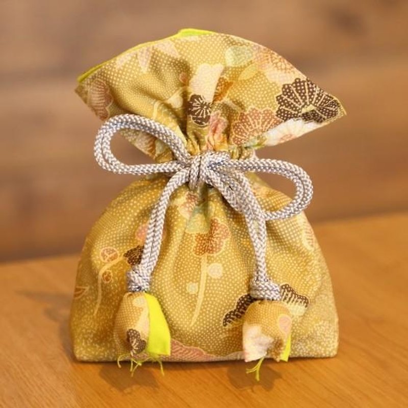 Friends of the pine woods Happy purse fashion FUGURO - กระเป๋าเครื่องสำอาง - ผ้าฝ้าย/ผ้าลินิน สีเหลือง