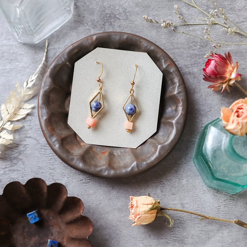 Natural stone geometric brass earrings - secret base - Earrings & Clip-ons - Copper & Brass Blue