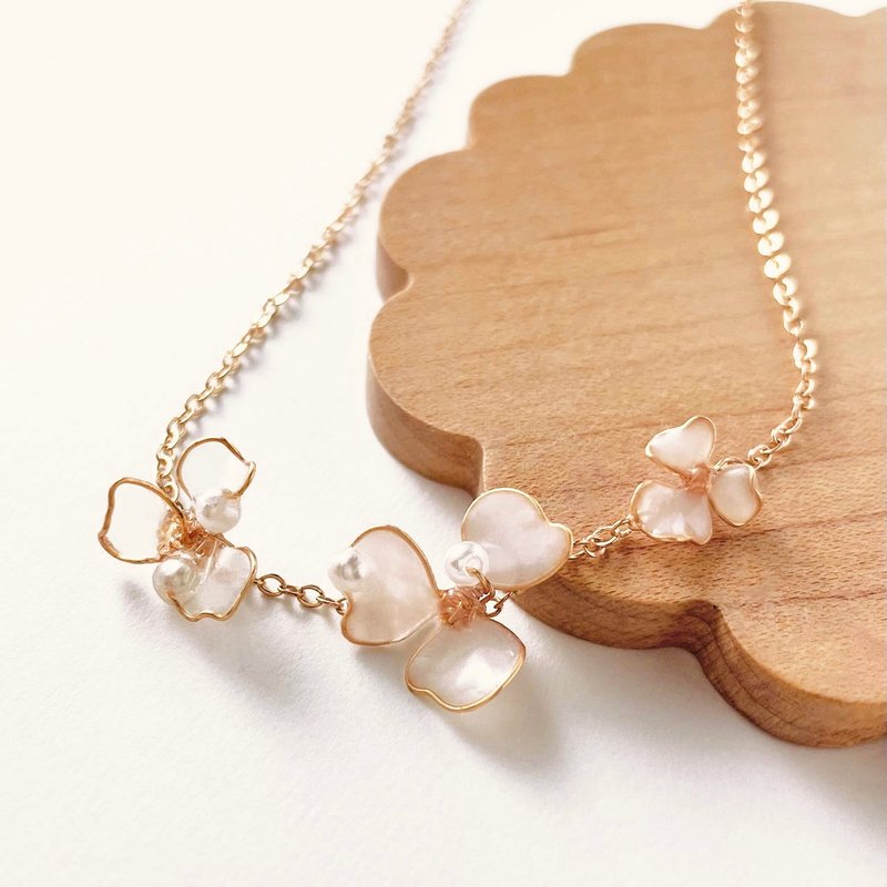 [Fairy Petals] Crystal Flower Resin Necklace - สร้อยคอ - เรซิน สึชมพู