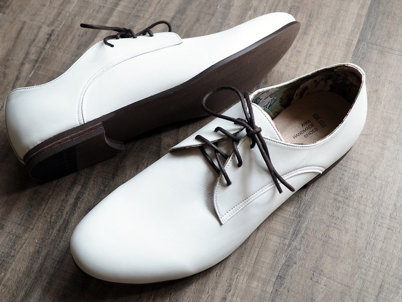 ドイツピゲの花の靴 - ホワイトシープスキン - スリッポン メンズ - 革 ホワイト