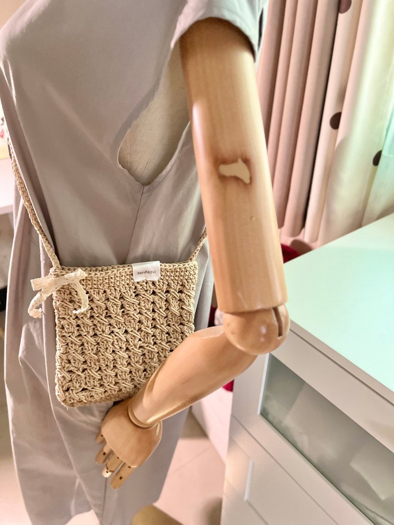 Elegant classic cross-body bag with hand hook - กระเป๋าแมสเซนเจอร์ - ผ้าฝ้าย/ผ้าลินิน สีกากี