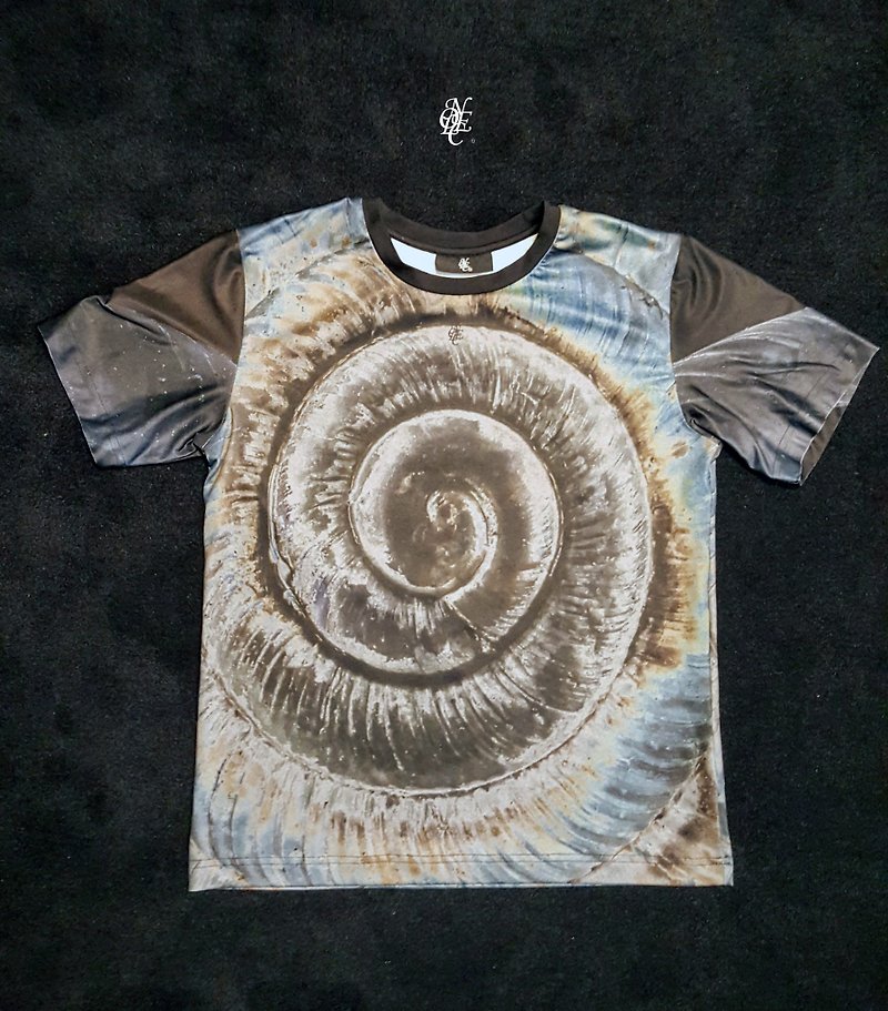 白亜紀のアンモナイトデザインTシャツ - Tシャツ メンズ - ポリエステル ブラック