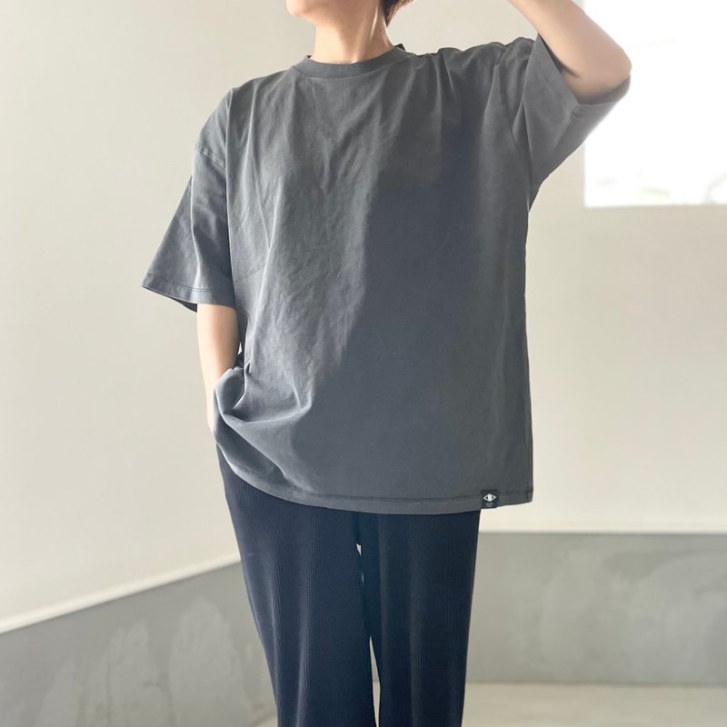【ユニセックス】ピグメント加工ビッグシルエットTシャツ【グレー】 - 女 T 恤 - 棉．麻 灰色