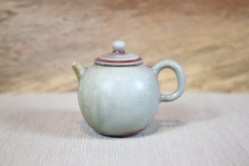 [I Love Mom] Handmade wood-fired Jun kiln pear-shaped teapot by the famous Ye Minxiang - Teapots & Teacups - Pottery 