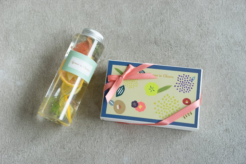 Inspiring Fruit Water Gift Pack x PET Bottle + 8 Flavors - Dried Fruits - Fresh Ingredients 
