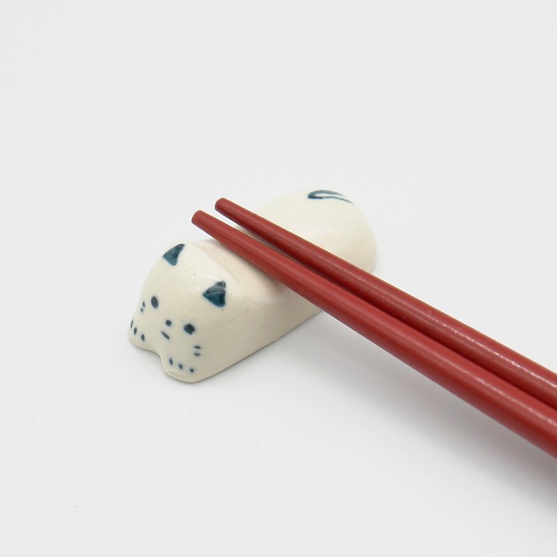 small cat chopstick rest - ของวางตกแต่ง - เครื่องลายคราม ขาว
