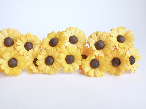 makemefrompaper Paper Flower, 25 pieces DIY small daisy flower size 3 cm., yellow color