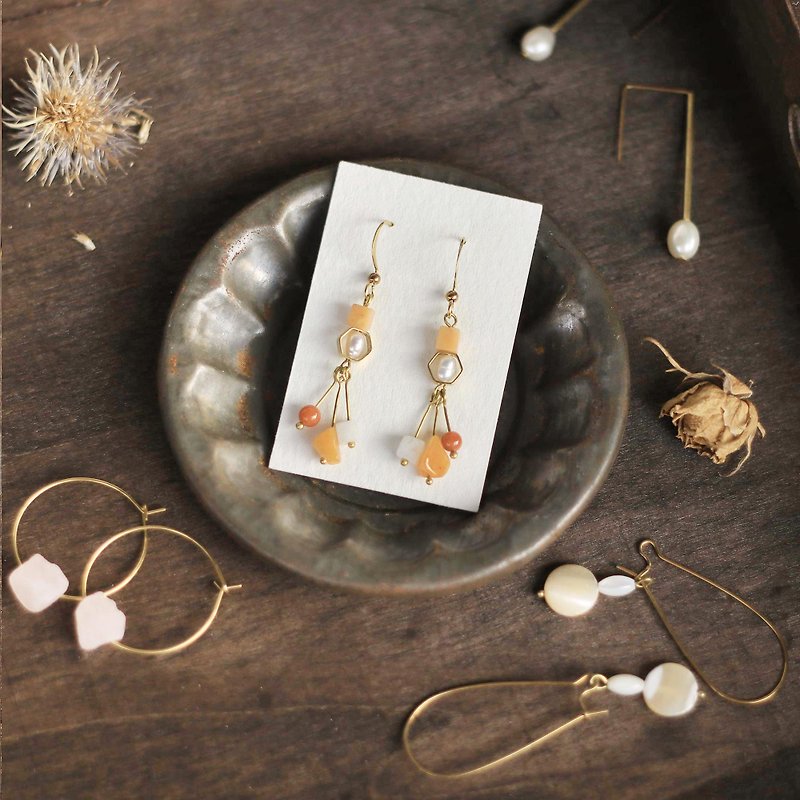 Natural stone small geometric brass earrings - fruit tea - ต่างหู - หยก สีส้ม