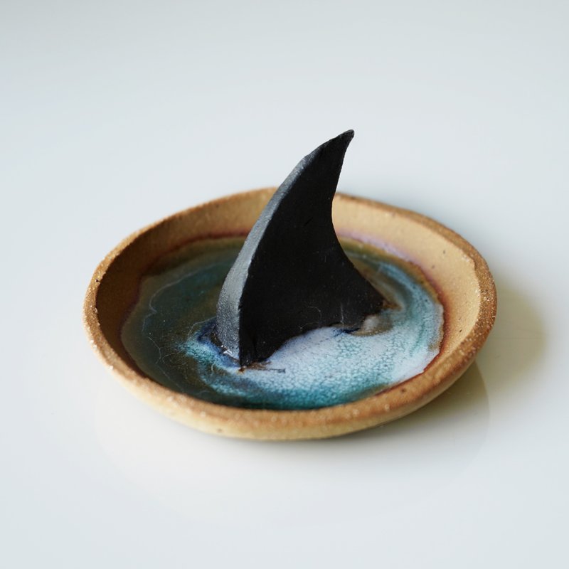 Baby Shark fin ring holder - 花瓶/花器 - 陶 藍色