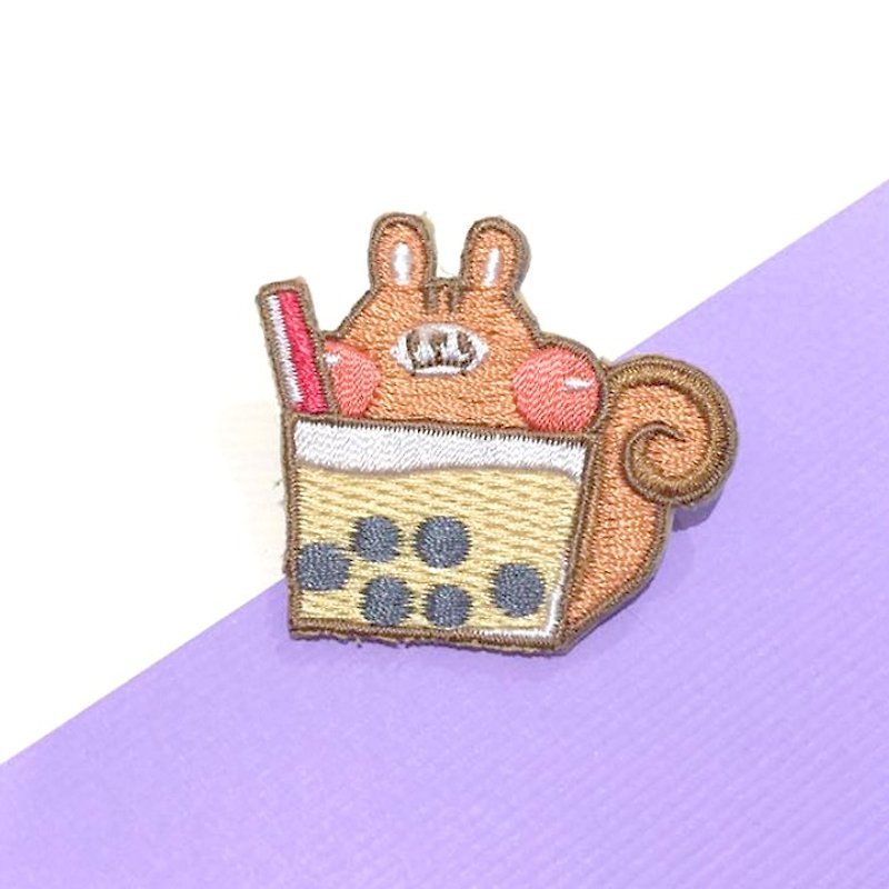 Dog clip star / original embroidery pin / pearl milk tea squirrel