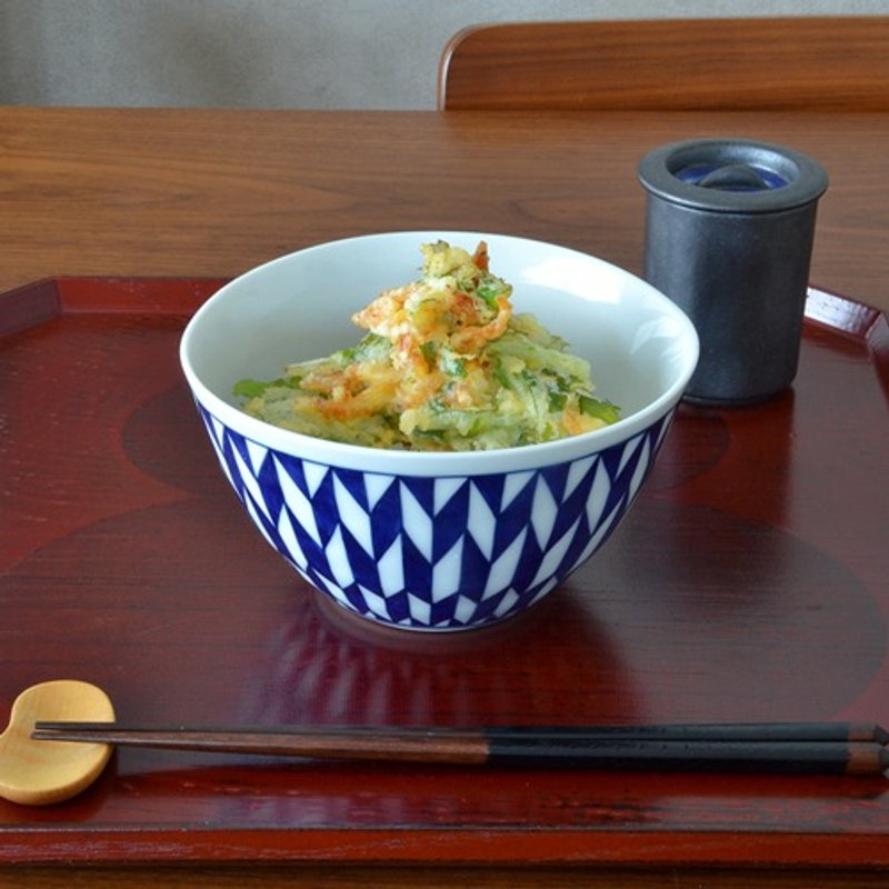 染付ボウル　矢羽根紋 - 碗 - 陶 