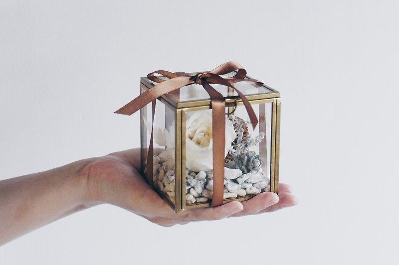 Xmas Box!【TFC-Christmas Glass Box】Christmas Gift Everlasting Flower Box Glass Box - ของวางตกแต่ง - แก้ว 