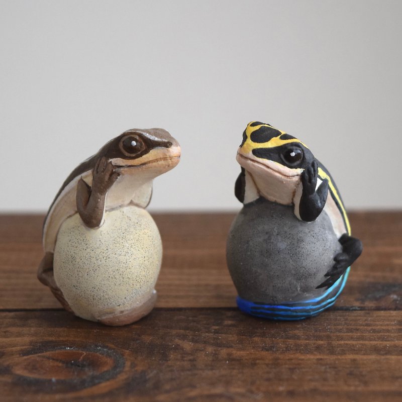 Japanese gecko frog on the stone - Items for Display - Other Materials Yellow