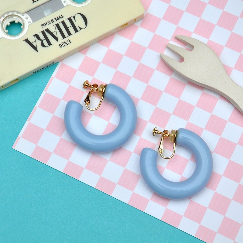Baby Blue Big C-Hoop Earrings/ Acrylic Big Hoop Earrings/European and American Exaggerated Earrings - ต่างหู - อะคริลิค 