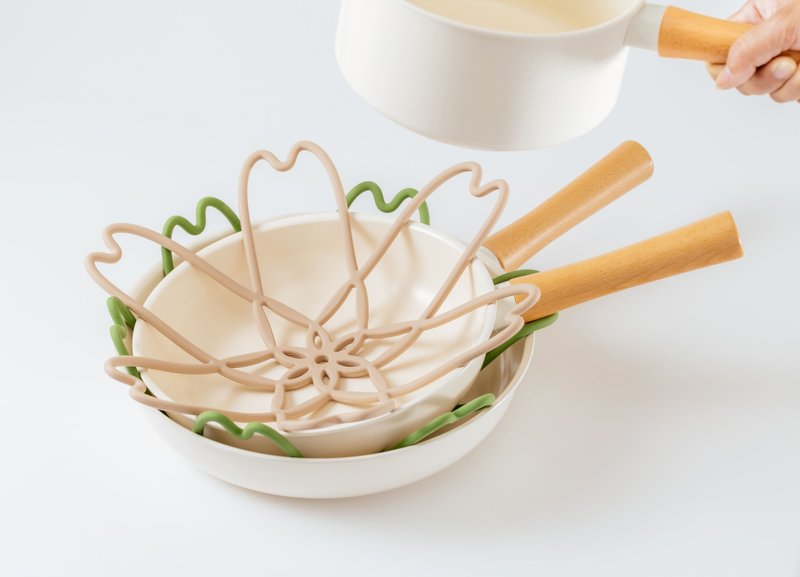 MYMICHI 櫻花墊 鍋具的完美守護者 無雙酚A 食品級安全與耐用可靠 - 桌布/桌巾/餐墊 - 矽膠 