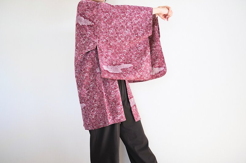 Japanese KIMONO, Shibori kimono, silk haori, authentic kimono - เสื้อแจ็คเก็ต - ผ้าไหม สึชมพู