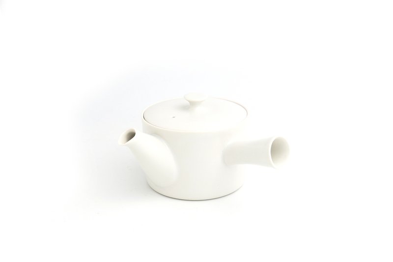 Teapot / Yumiko Iihoshi / White - Teapots & Teacups - Porcelain 