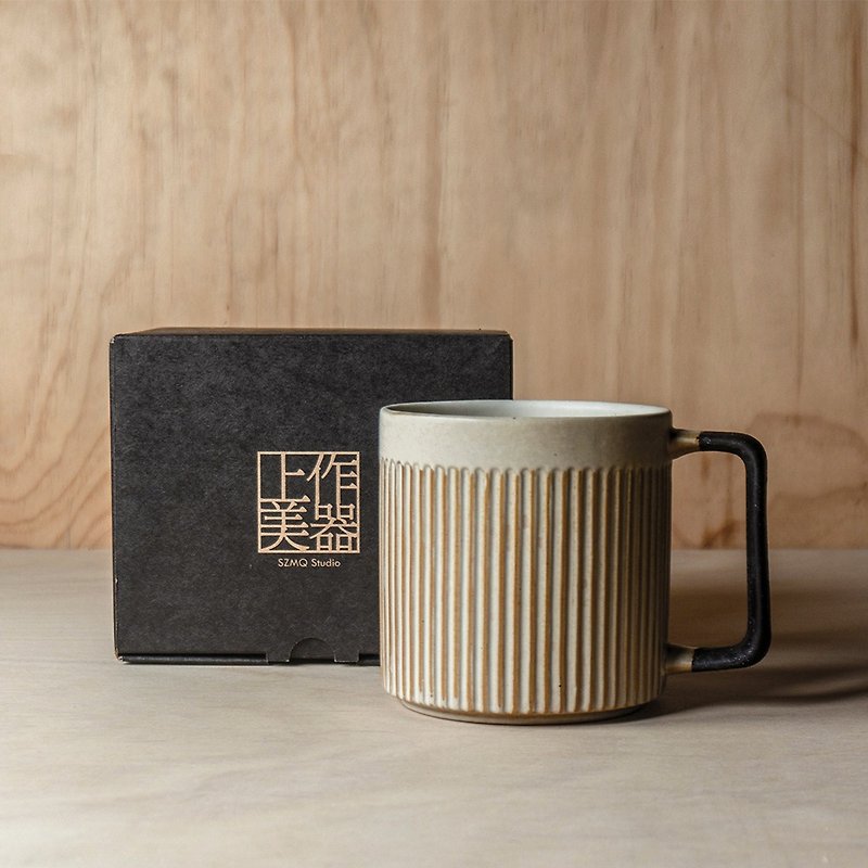 Beige straight grain mug 550ml - แก้วมัค/แก้วกาแฟ - ดินเผา สีกากี