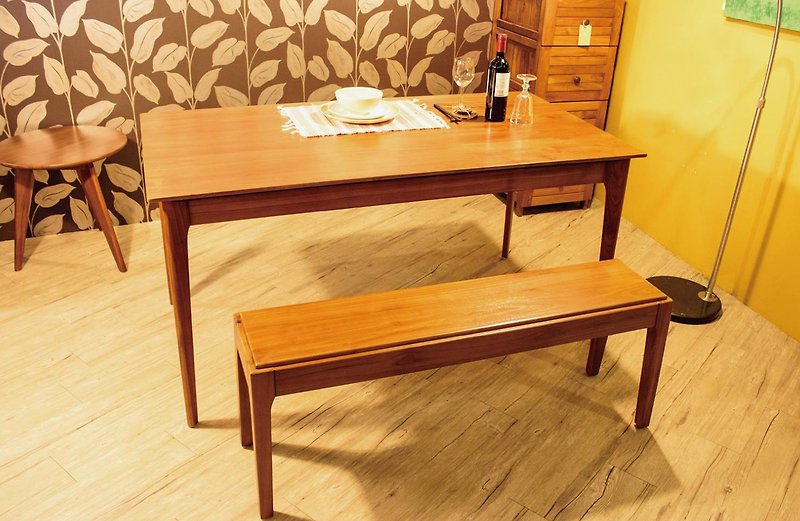クリスティーナダイニングテーブルクリスティーナチーククラシックダイニングテーブル - その他の家具 - 木製 