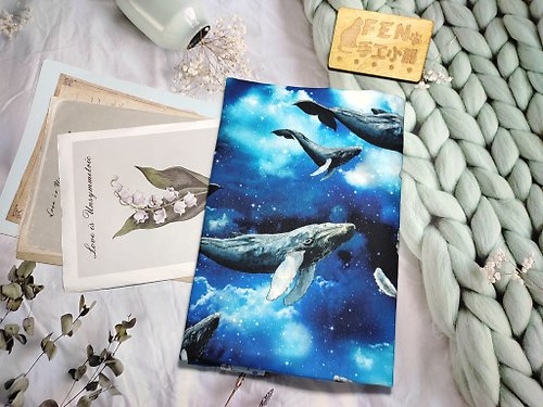 FEN手工小鋪 海洋系列-限量薄棉布料藍色雲海海洋鯨魚布書套-布書衣A5/25K規格