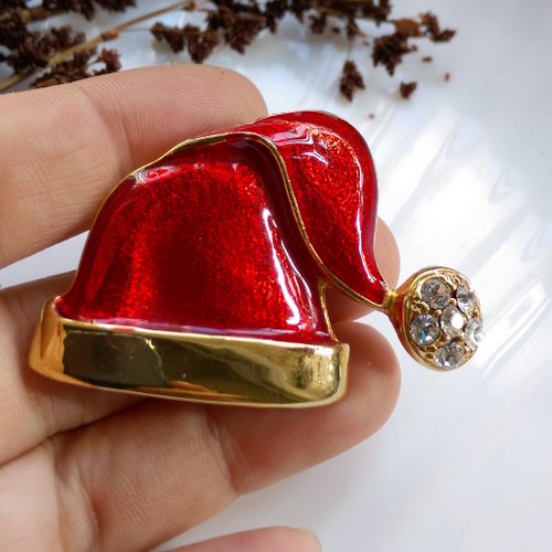 安い 西洋のアンティークジュエリー。クリスマスをテーマにした アクセサリー